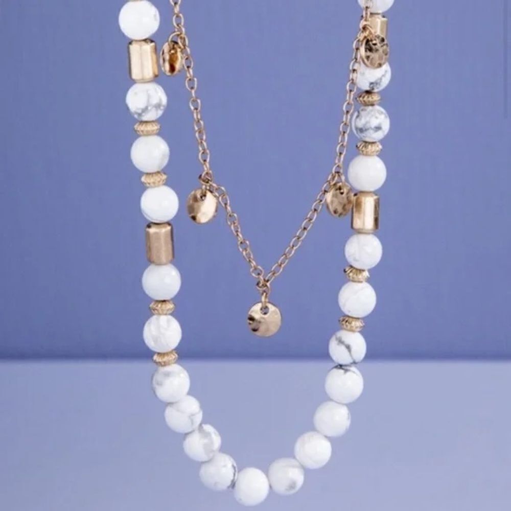 Double Layer Howlite Necklace Golden - Picture 3 of 4
